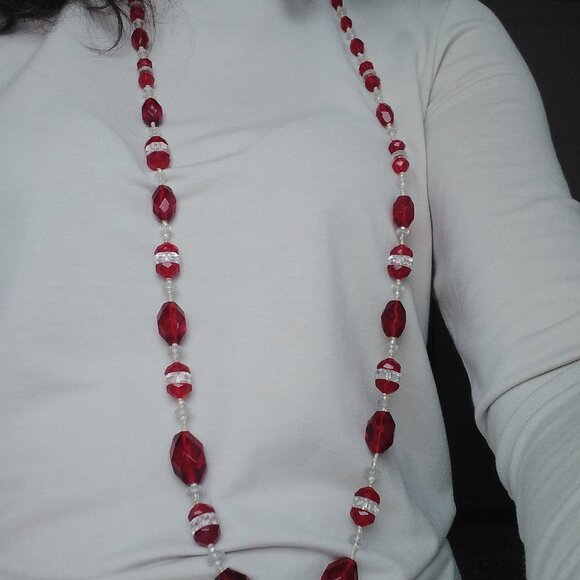 VINTAGE RED & CLEAR GLASS BEAD NECKLACE - Picture 4 of 6